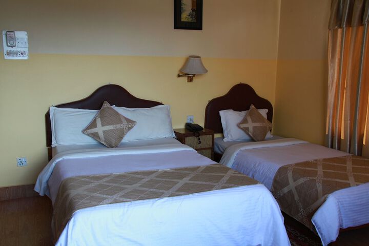 Room 7 of 27
