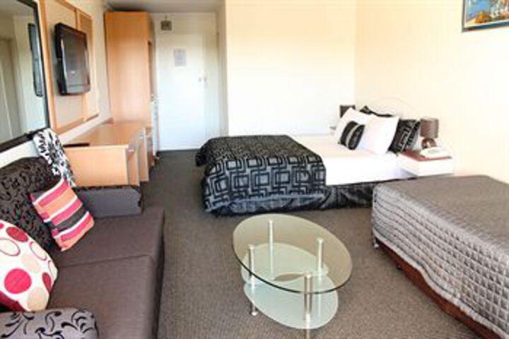 Room 21 of 32