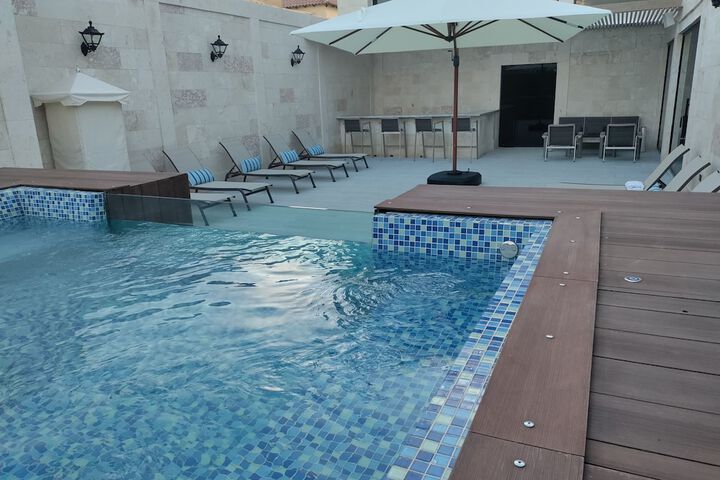 Pool 20 of 44