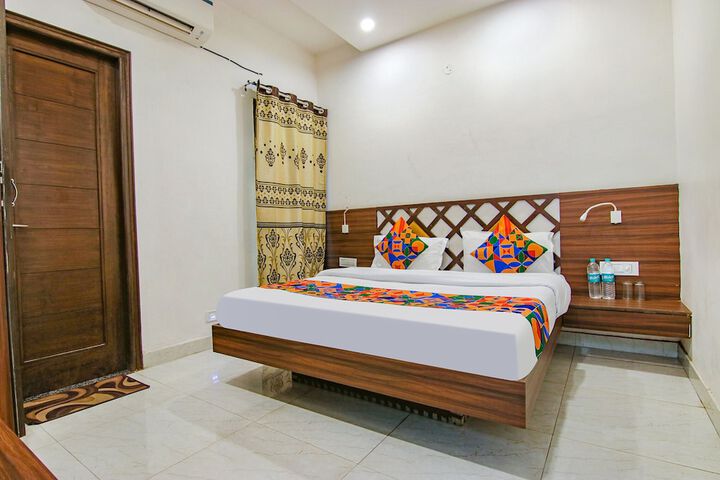 Room 15 of 40