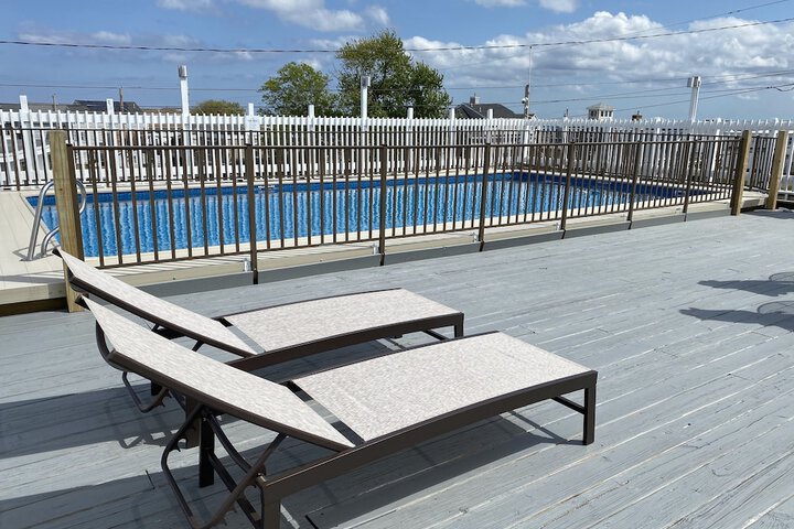 Hotel with Pool