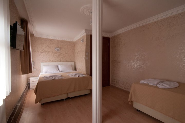 Room 12 of 22