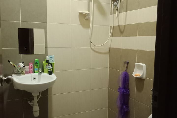 Room 6 of 7
