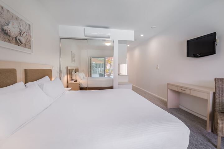 Room 14 of 76