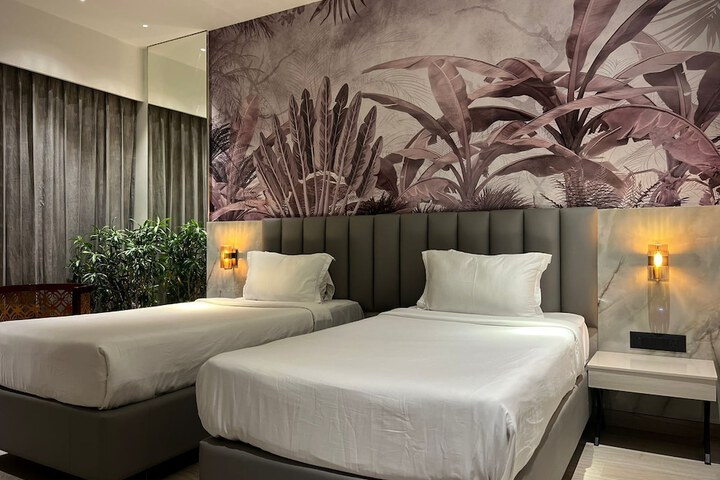 Room 10 of 38