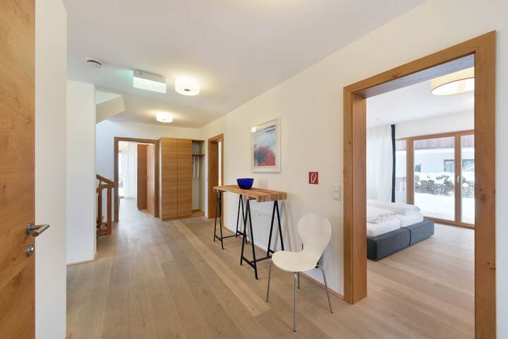 Room 5 of 38