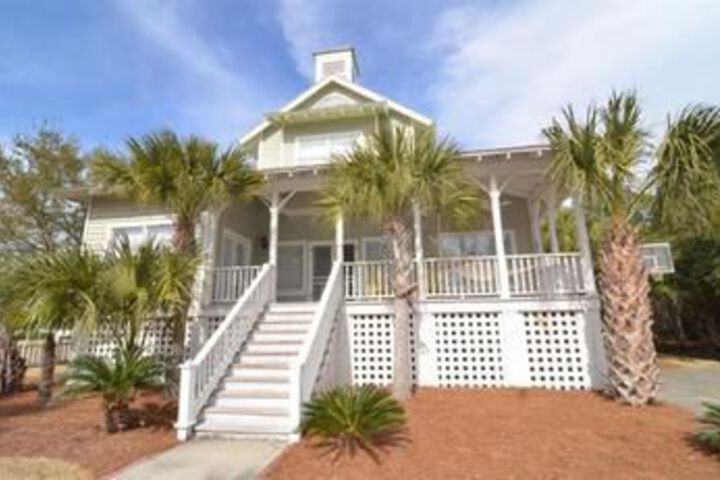 Exterior of 724 Palmetto View 4 Br Home by RedAwning