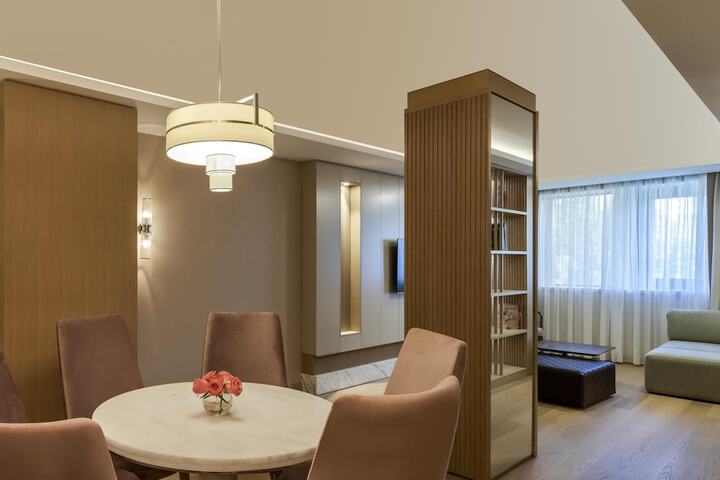 Room 50 of 119