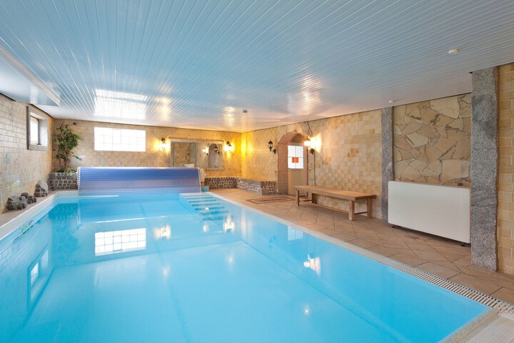 Pools & Facilities