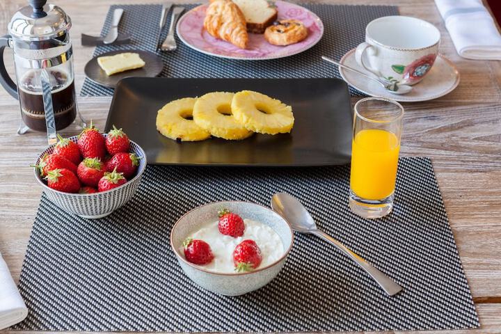 Breakfast/Coffee Service 17 of 32