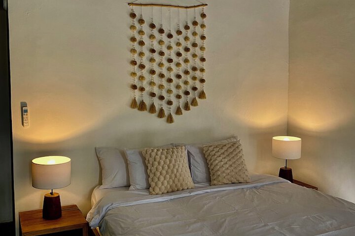 Room 6 of 30