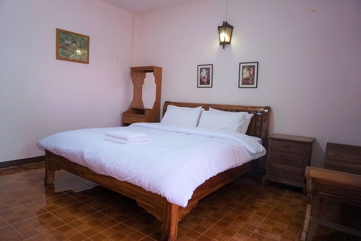 Room 16 of 68