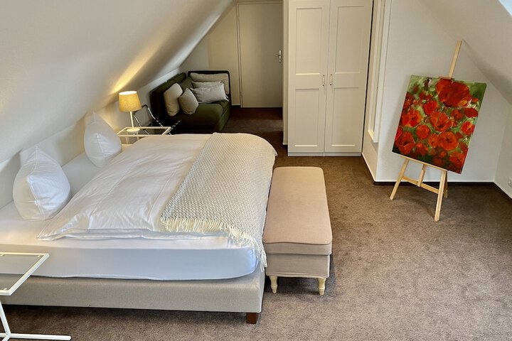 Room 8 of 75