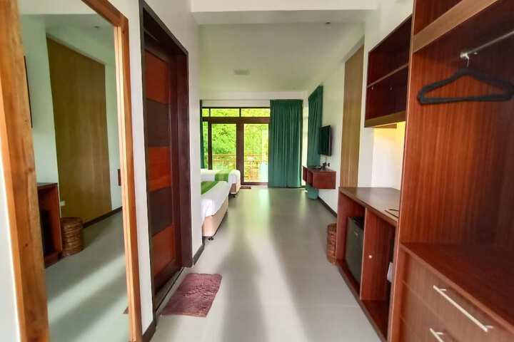 Room 10 of 56
