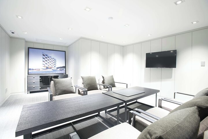 Business Center 49 of 61