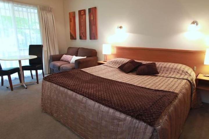 Room 3 of 43