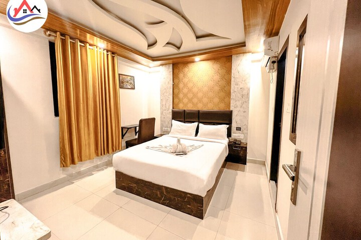 Room 10 of 21