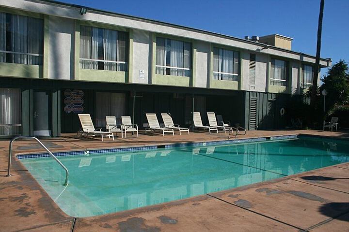 Pool 27 of 31