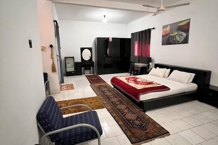 Room 14 of 33