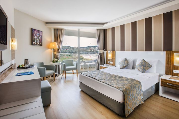 Room 14 of 76