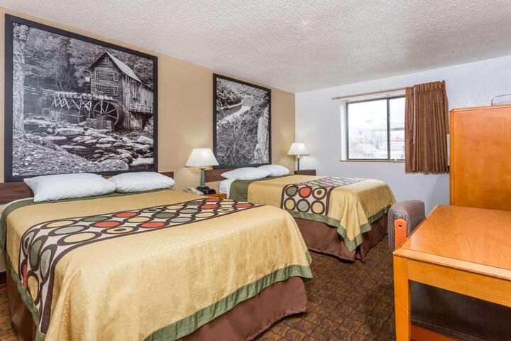 1 Double Bed Mobility Accessible (10 of 20)