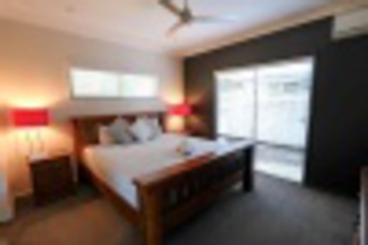 Room 52 of 192