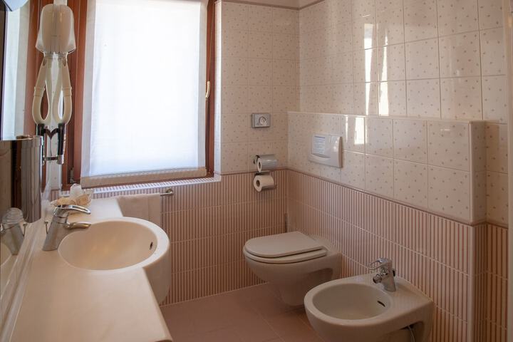 Room 144 of 211