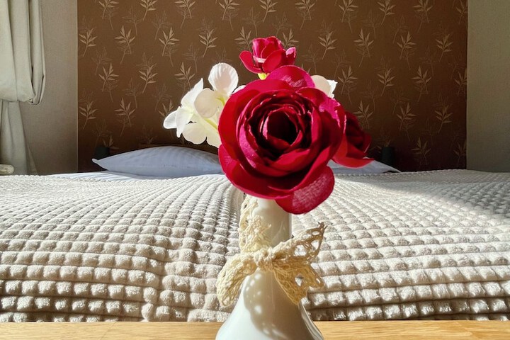 Room 27 of 37