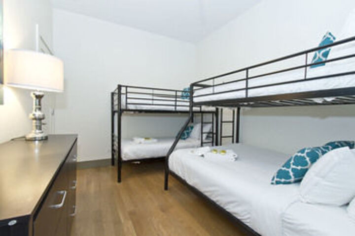 Room 10 of 22