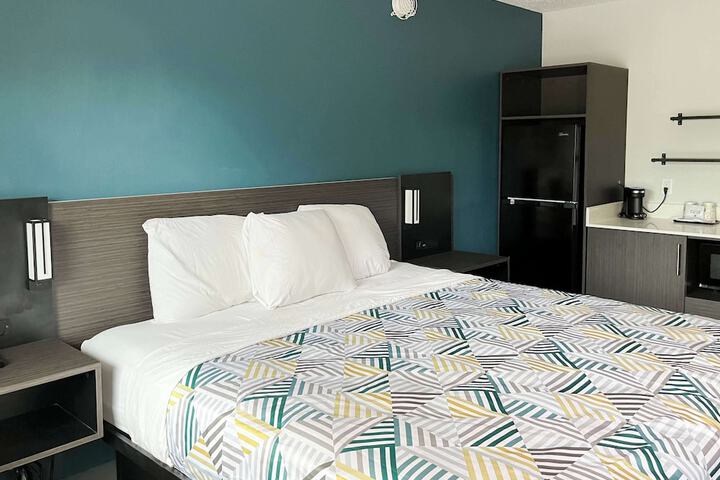 Room 10 of 26