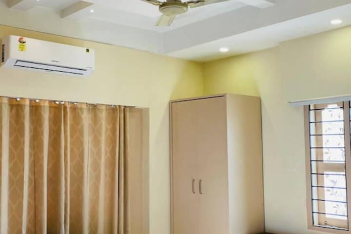 Room 2 of 6