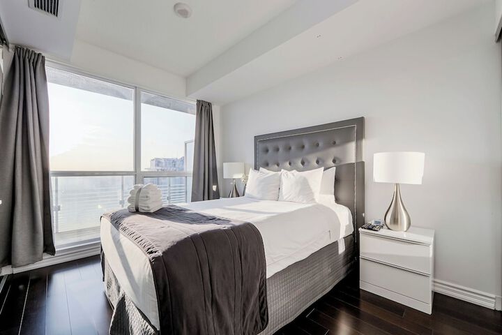 Room 2 of 6