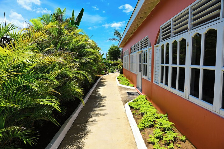 Hotel Exterior 59 of 61