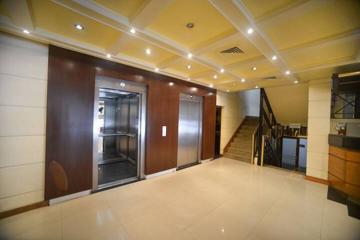 Entrance & Lobby