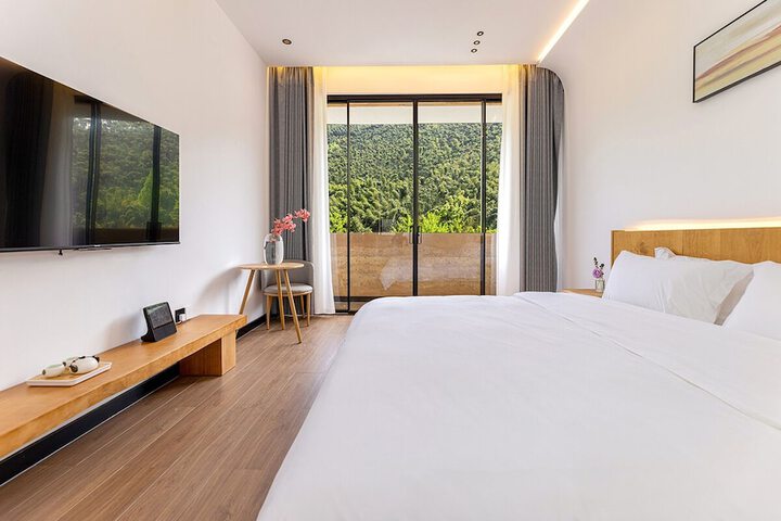 Room 15 of 159