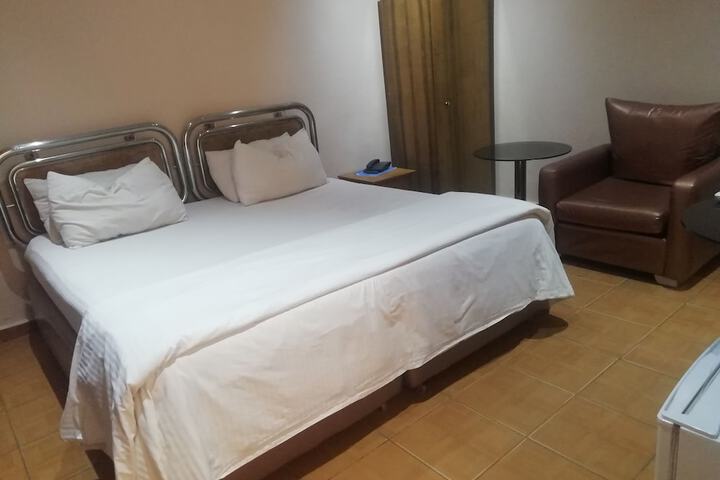 Room 3 of 35