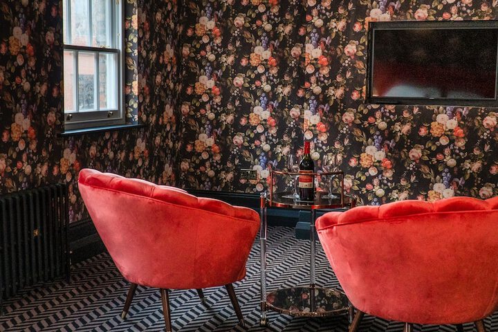 Room 13 of 106