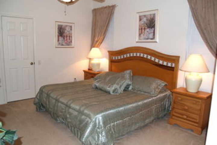 Room 16 of 40