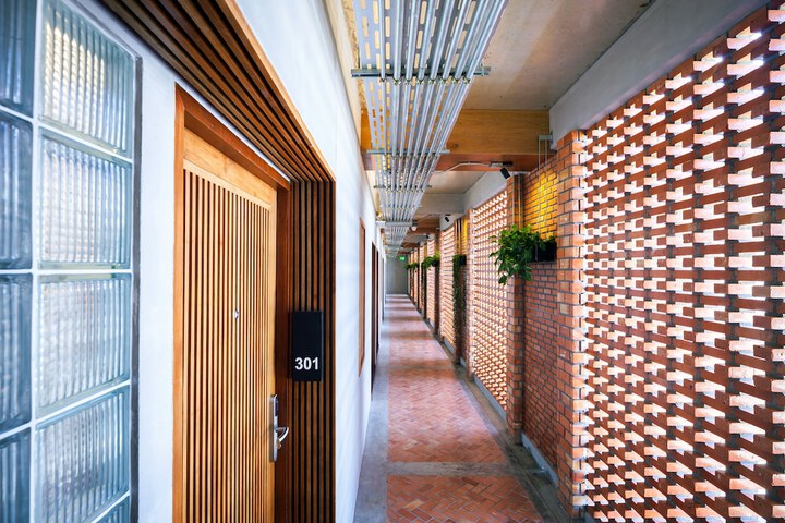Exterior of Laekhon Nonbai Hotel