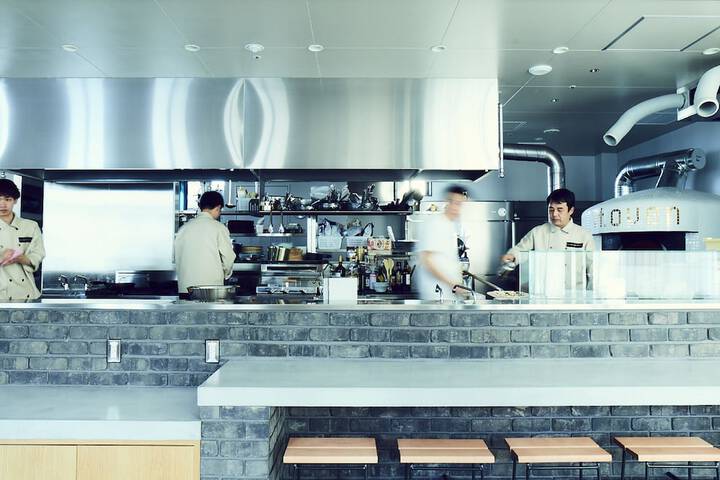 Dining 40 of 57