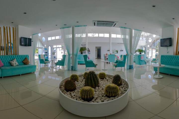 Guest Lobby