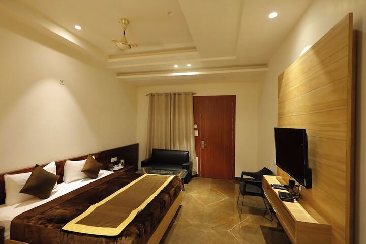 Room 7 of 54