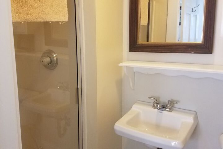 Room 27 of 45