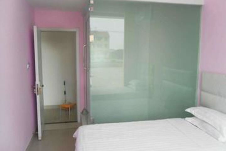 Room 2 of 8