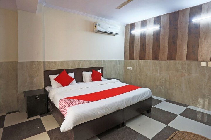 Room 16 of 27