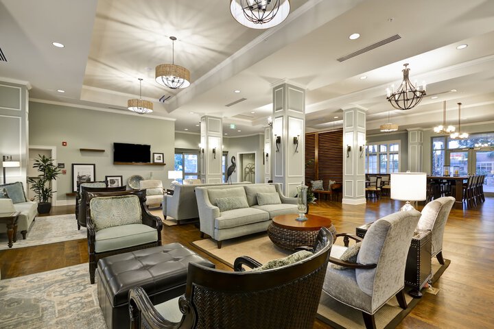 Lobby lounge