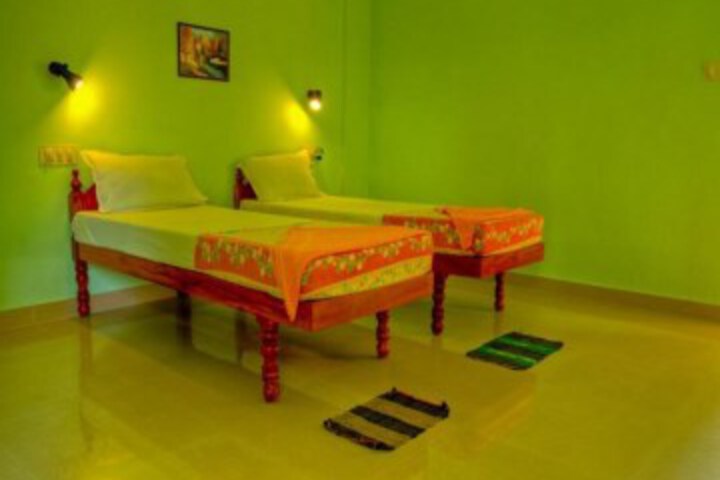 Room 2 of 6