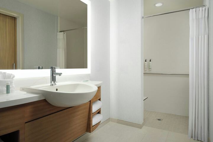 Room 9 of 29