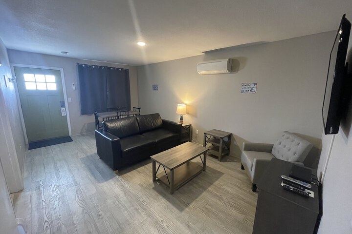 Room 18 of 136