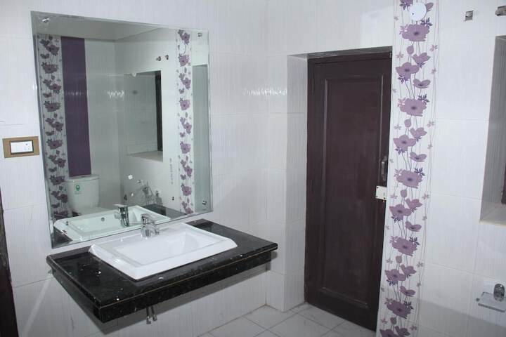 Room 18 of 31